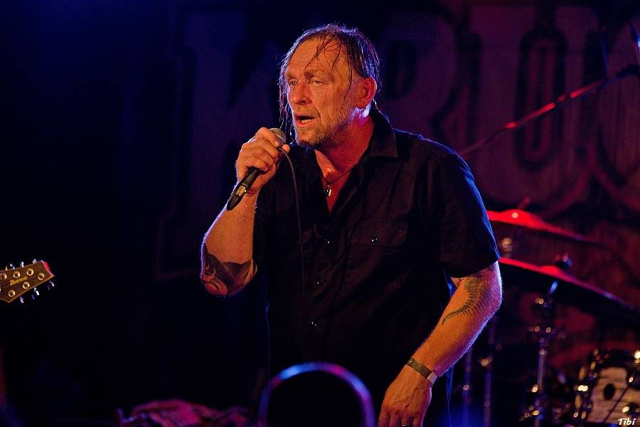 Krucipüsk v Českých Budějovicích: narvaný klub, metalová řežba i pohled do zákulisí