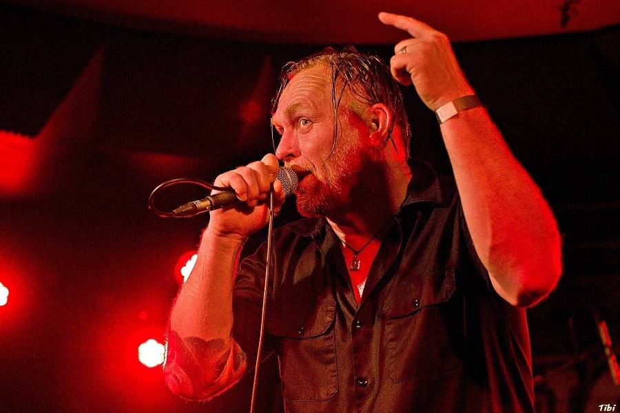 Krucipüsk v Českých Budějovicích: narvaný klub, metalová řežba i pohled do zákulisí