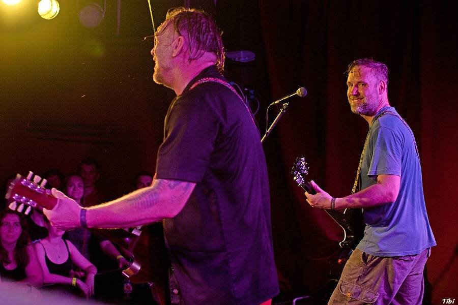 Krucipüsk v Českých Budějovicích: narvaný klub, metalová řežba i pohled do zákulisí