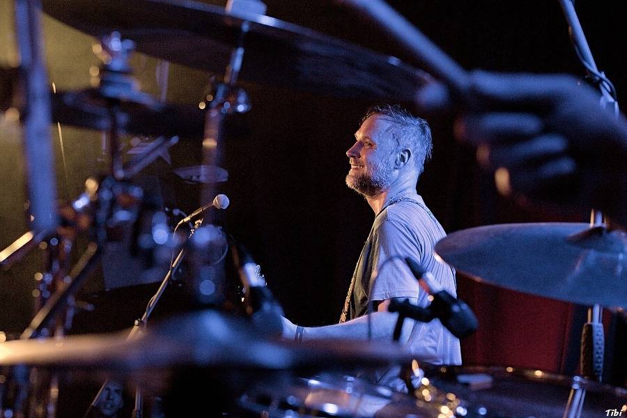 Krucipüsk v Českých Budějovicích: narvaný klub, metalová řežba i pohled do zákulisí