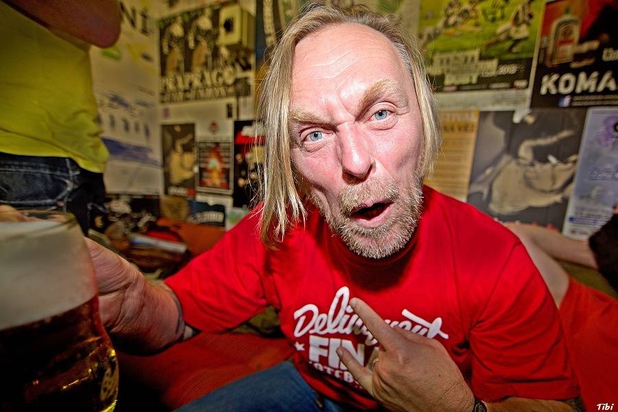 Krucipüsk v Českých Budějovicích: narvaný klub, metalová řežba i pohled do zákulisí