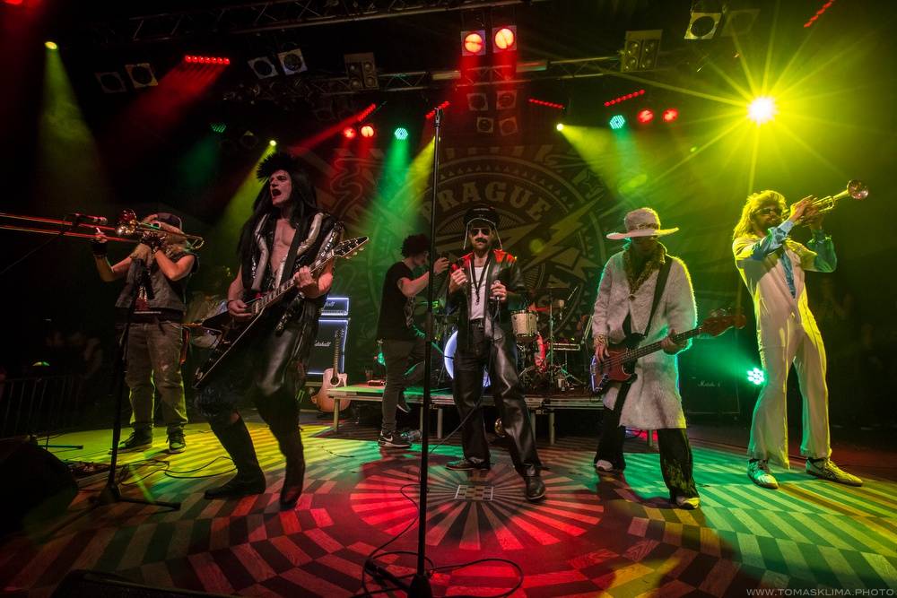 Křest Prague Conspiracy: V Lucerna Music Baru se předvedli i Imodium, Lukemo a Fast Food Orchestra