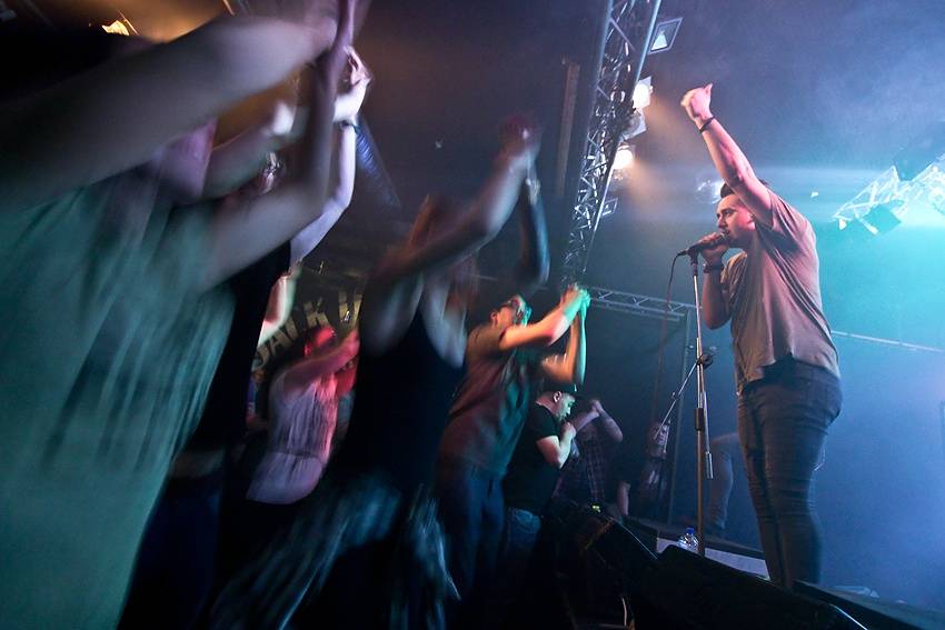 Pokřtěno! We On The Moon oslavili novou desku s fanoušky v Brně