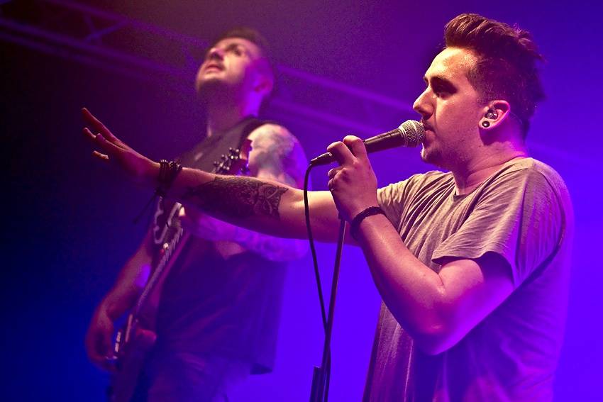 Pokřtěno! We On The Moon oslavili novou desku s fanoušky v Brně