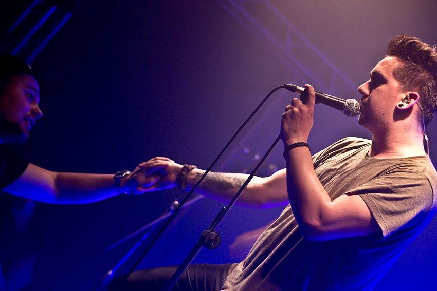 Pokřtěno! We On The Moon oslavili novou desku s fanoušky v Brně