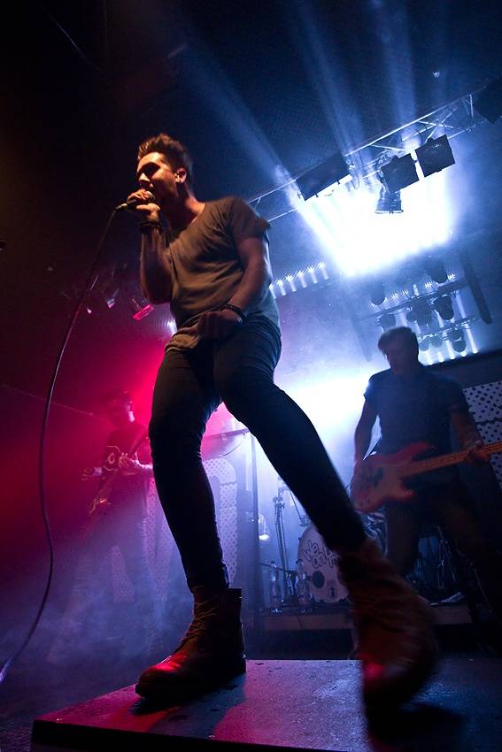 Pokřtěno! We On The Moon oslavili novou desku s fanoušky v Brně