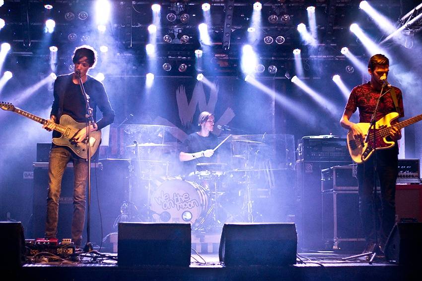 Pokřtěno! We On The Moon oslavili novou desku s fanoušky v Brně