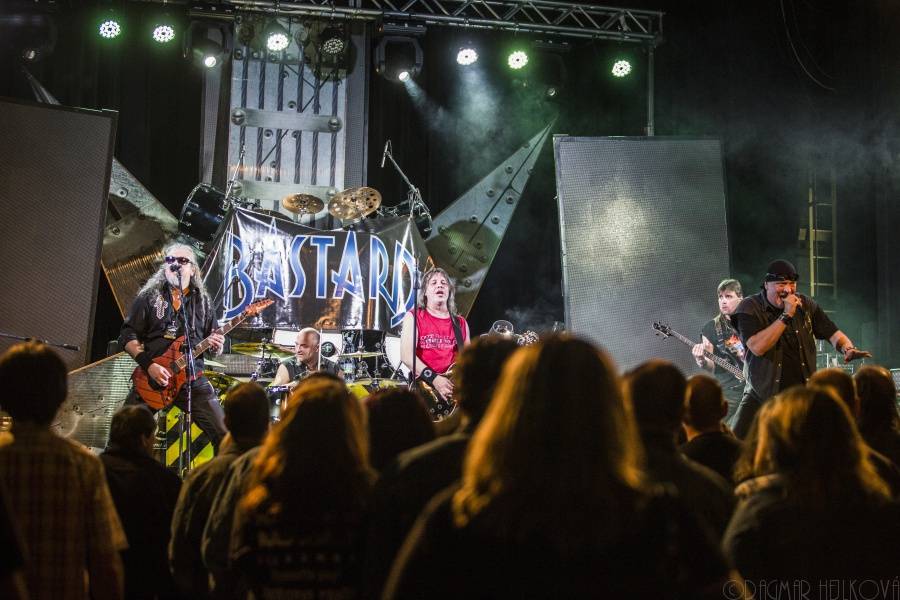 Rebelie rebelů dorazila do Písku: Citron a Tanja spustili metalovou smršť