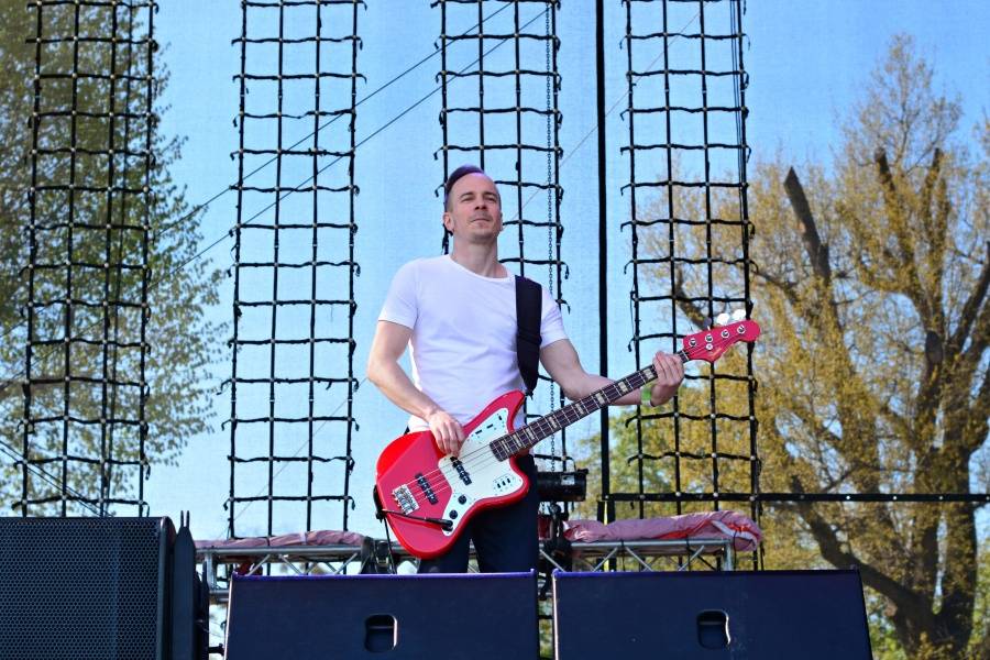 Brněnský Čarodějáles: Pohodovou atmosféru rozčeřili hvězdní Guano Apes