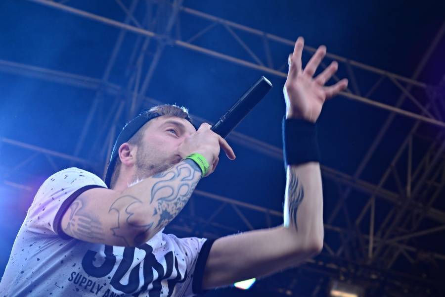 Brněnský Čarodějáles: Pohodovou atmosféru rozčeřili hvězdní Guano Apes