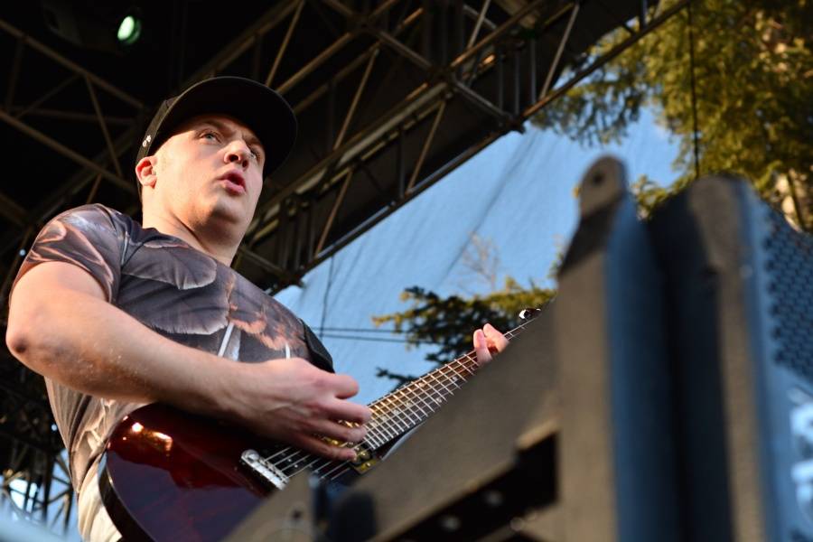 Brněnský Čarodějáles: Pohodovou atmosféru rozčeřili hvězdní Guano Apes