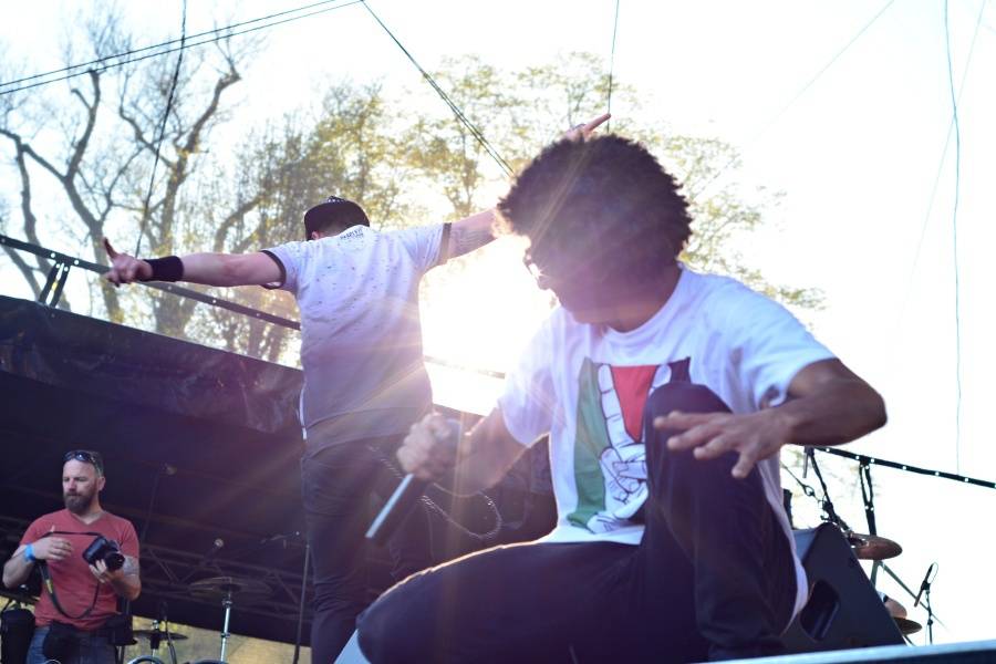 Brněnský Čarodějáles: Pohodovou atmosféru rozčeřili hvězdní Guano Apes