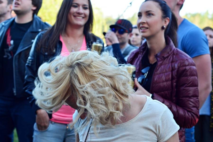 Brněnský Čarodějáles: Pohodovou atmosféru rozčeřili hvězdní Guano Apes