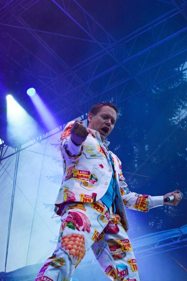 Brněnský Čarodějáles: Pohodovou atmosféru rozčeřili hvězdní Guano Apes