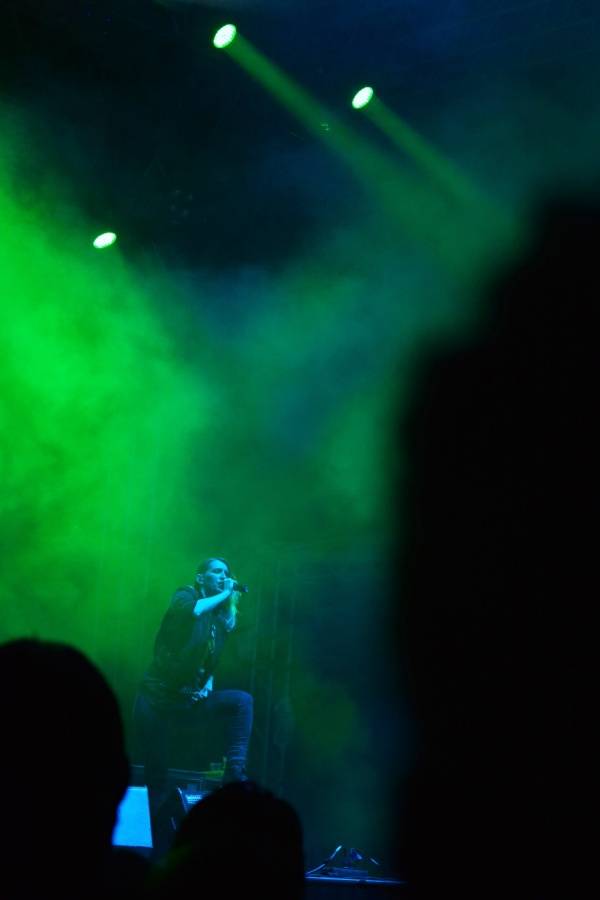 Brněnský Čarodějáles: Pohodovou atmosféru rozčeřili hvězdní Guano Apes