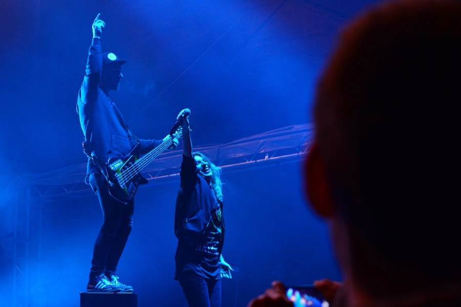 Brněnský Čarodějáles: Pohodovou atmosféru rozčeřili hvězdní Guano Apes