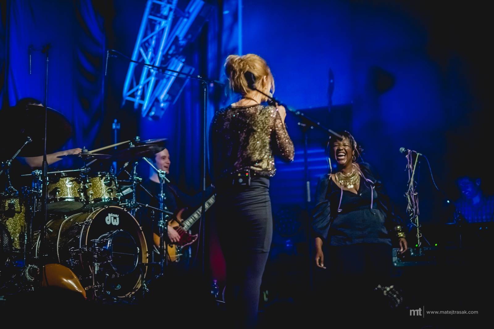 Selah Sue a Emma Smetana okouzlily fanoušky v Roxy