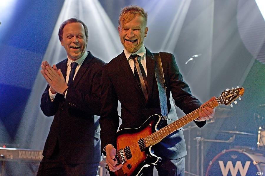 Viktor Dyk a WAW křtili v Lucerna Music Baru. Přišli Vojta Kotek, Jakub Prachař i Martin Písařík