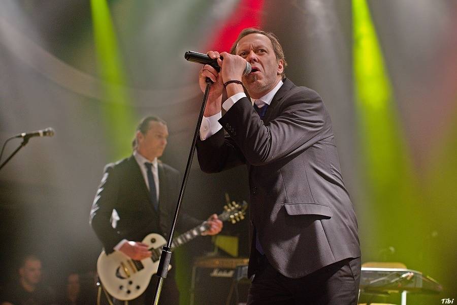 Viktor Dyk a WAW křtili v Lucerna Music Baru. Přišli Vojta Kotek, Jakub Prachař i Martin Písařík