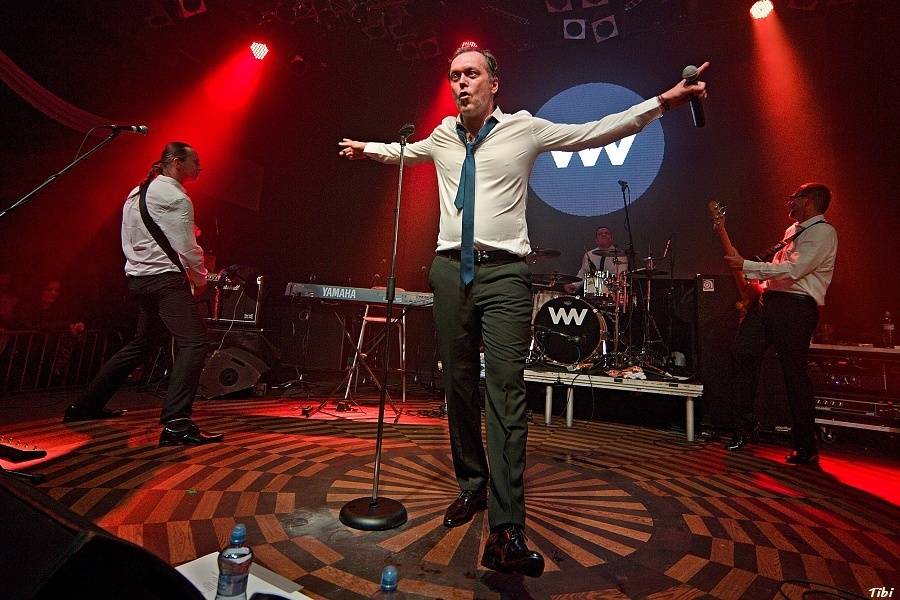 Viktor Dyk a WAW křtili v Lucerna Music Baru. Přišli Vojta Kotek, Jakub Prachař i Martin Písařík