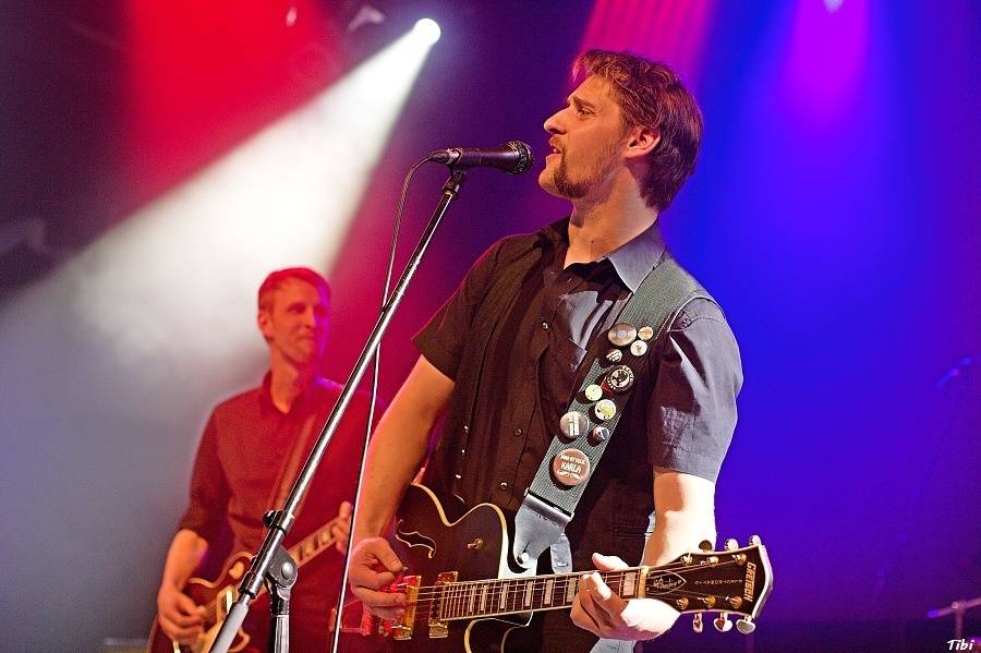 Viktor Dyk a WAW křtili v Lucerna Music Baru. Přišli Vojta Kotek, Jakub Prachař i Martin Písařík