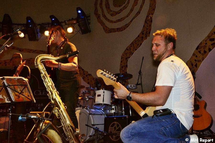 X-Cover svými předělávkami strhli plzeňskou Buenu Vistu