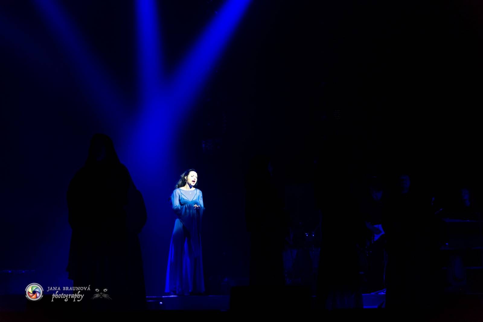 Gregorian ohromili svými chorály a světelnou show Prahu