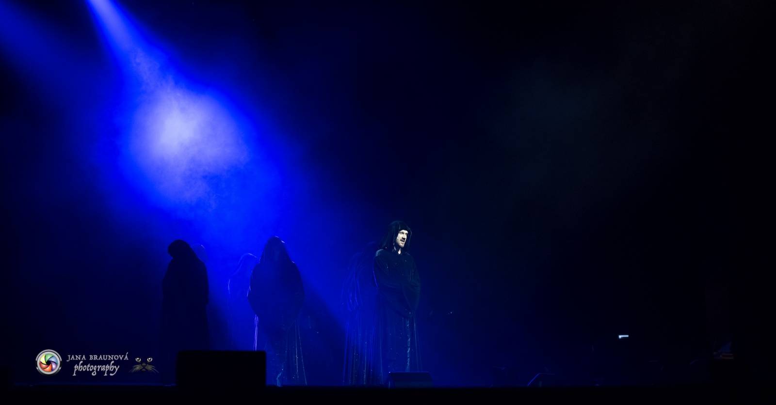 Gregorian ohromili svými chorály a světelnou show Prahu