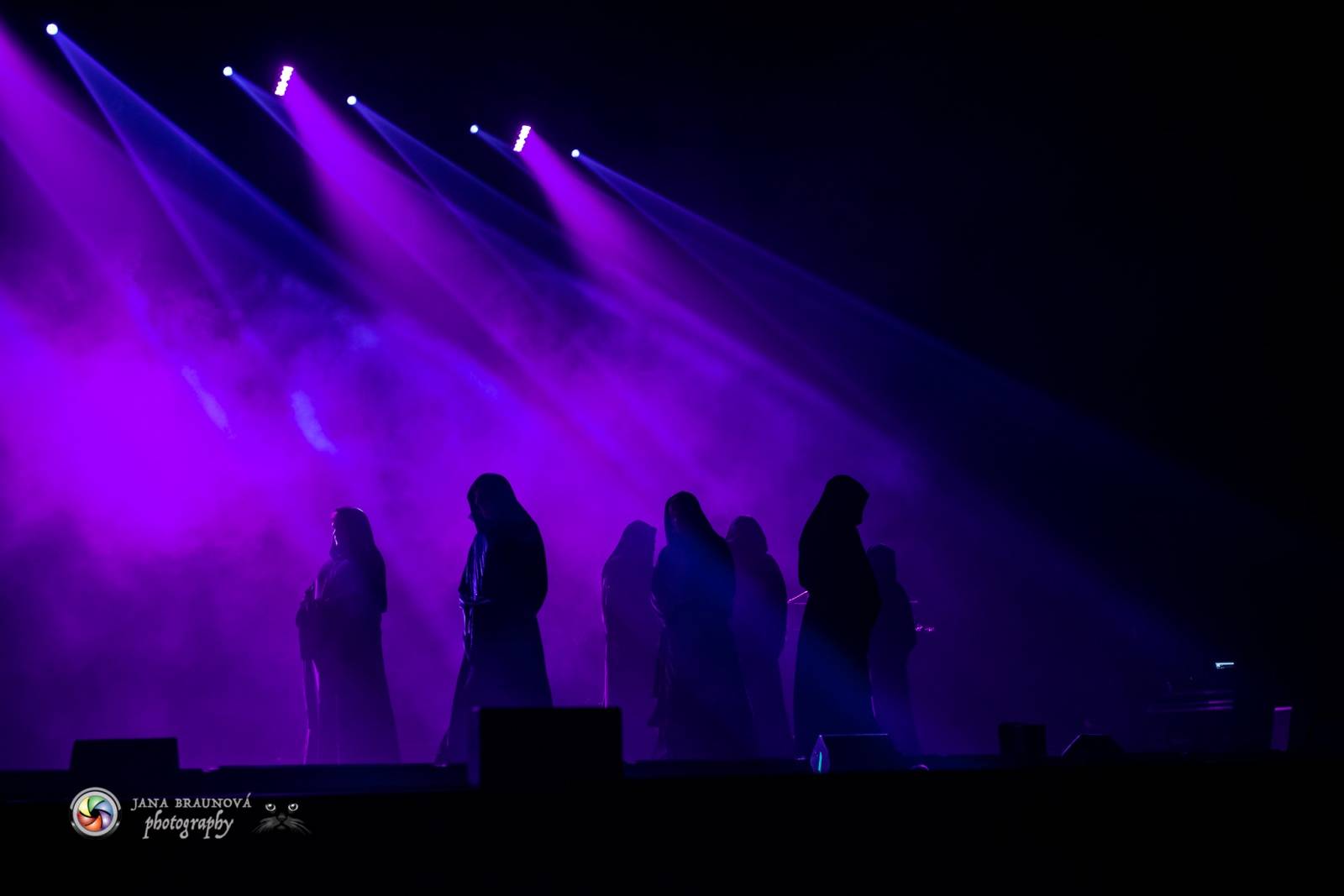 Gregorian ohromili svými chorály a světelnou show Prahu