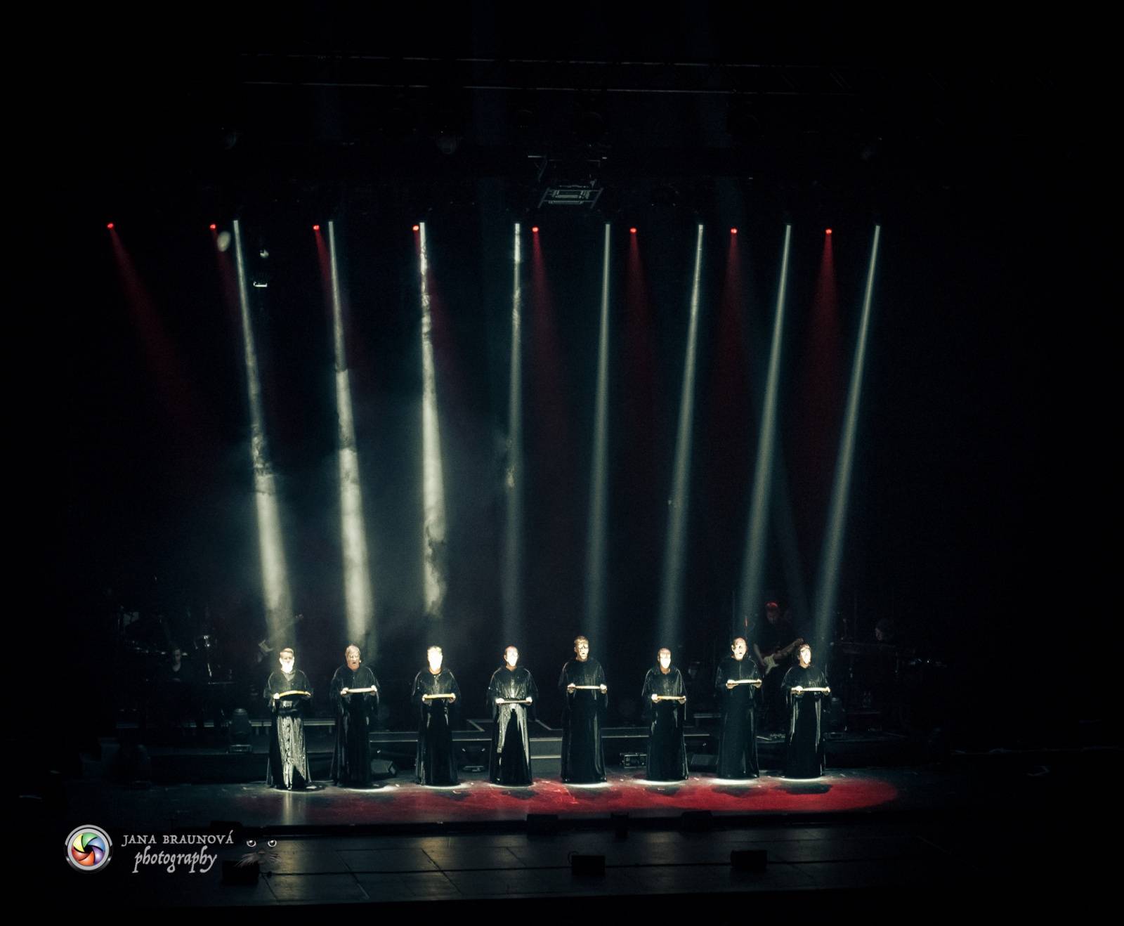 Gregorian ohromili svými chorály a světelnou show Prahu