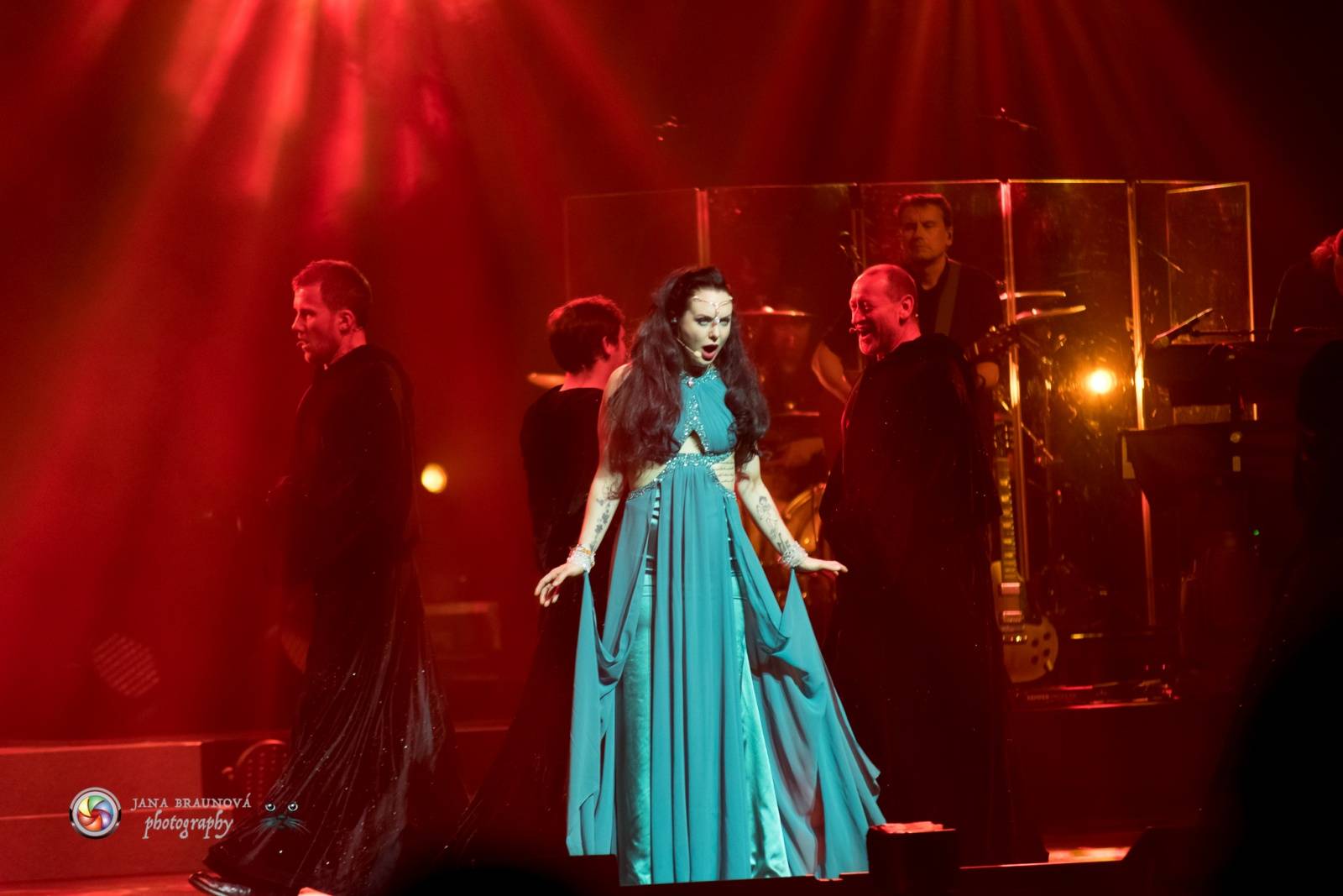 Gregorian ohromili svými chorály a světelnou show Prahu