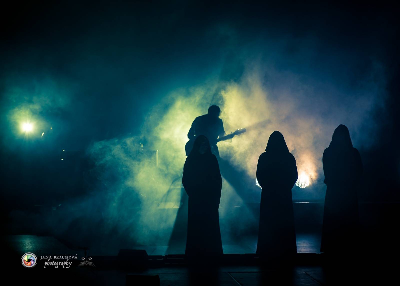 Gregorian ohromili svými chorály a světelnou show Prahu