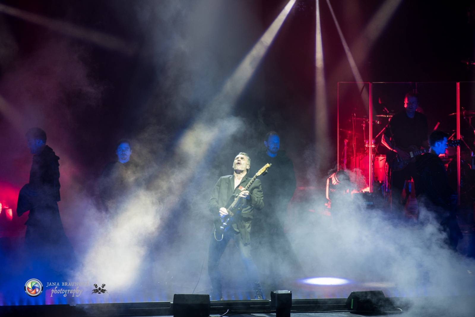 Gregorian ohromili svými chorály a světelnou show Prahu