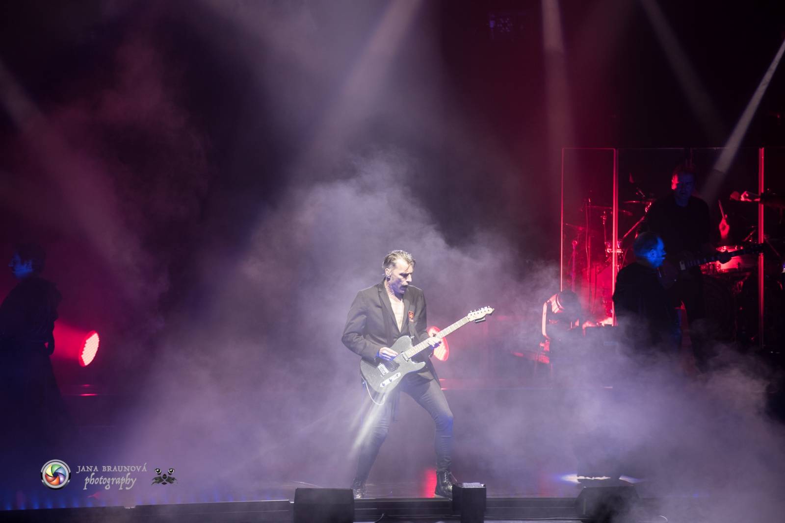 Gregorian ohromili svými chorály a světelnou show Prahu