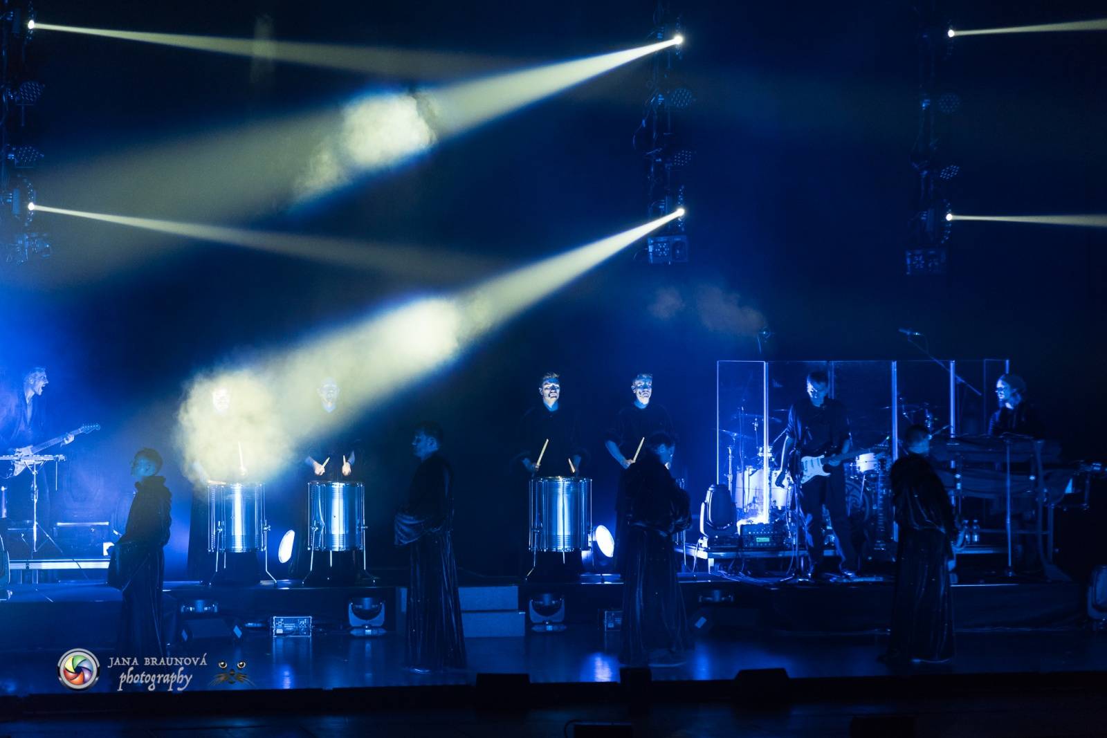 Gregorian ohromili svými chorály a světelnou show Prahu