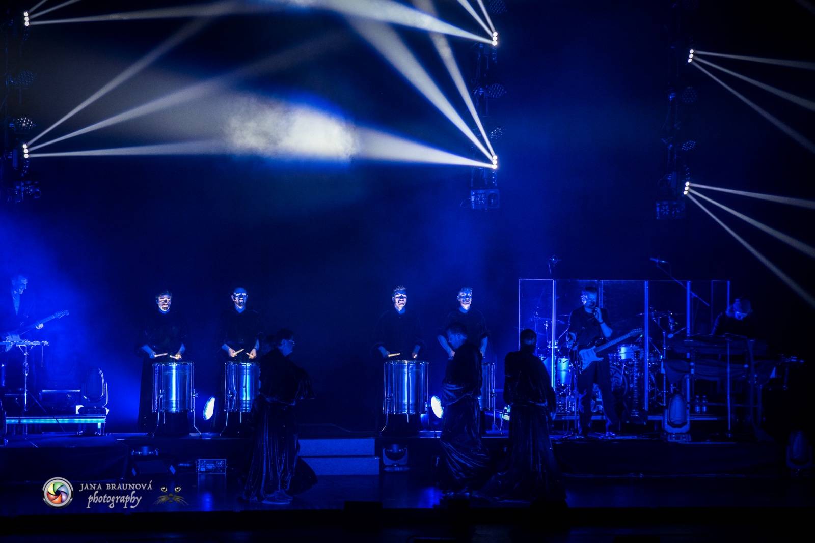 Gregorian ohromili svými chorály a světelnou show Prahu