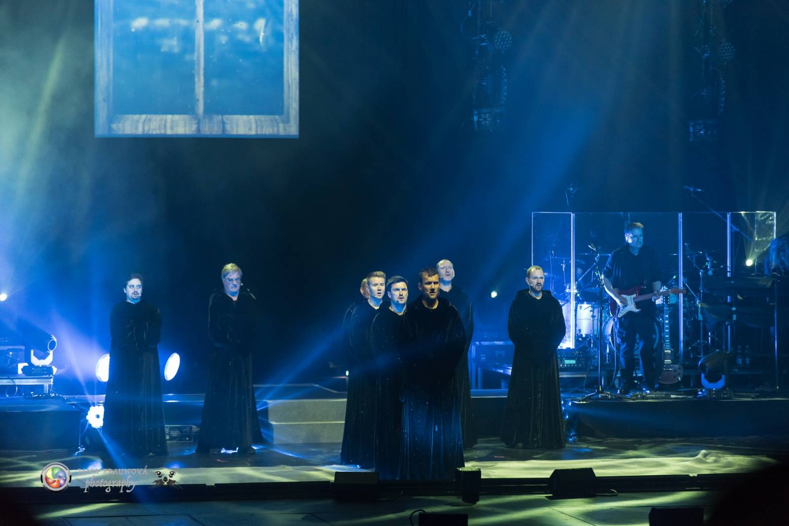 Gregorian ohromili svými chorály a světelnou show Prahu