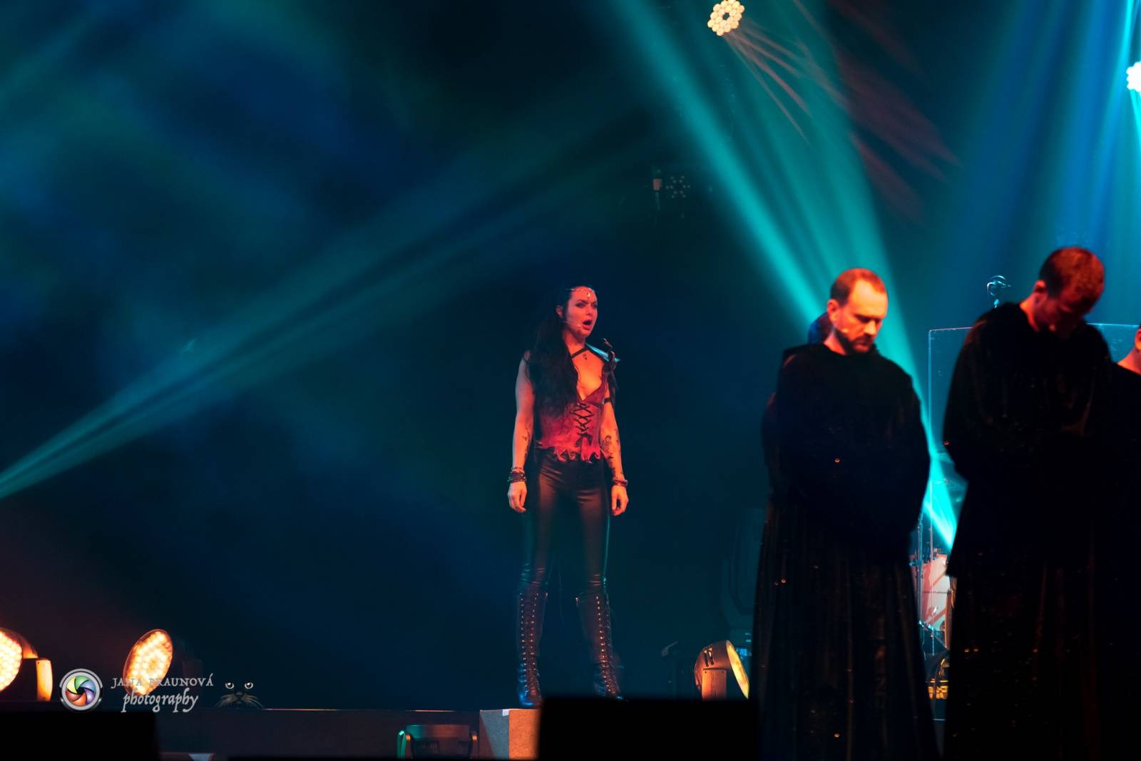 Gregorian ohromili svými chorály a světelnou show Prahu