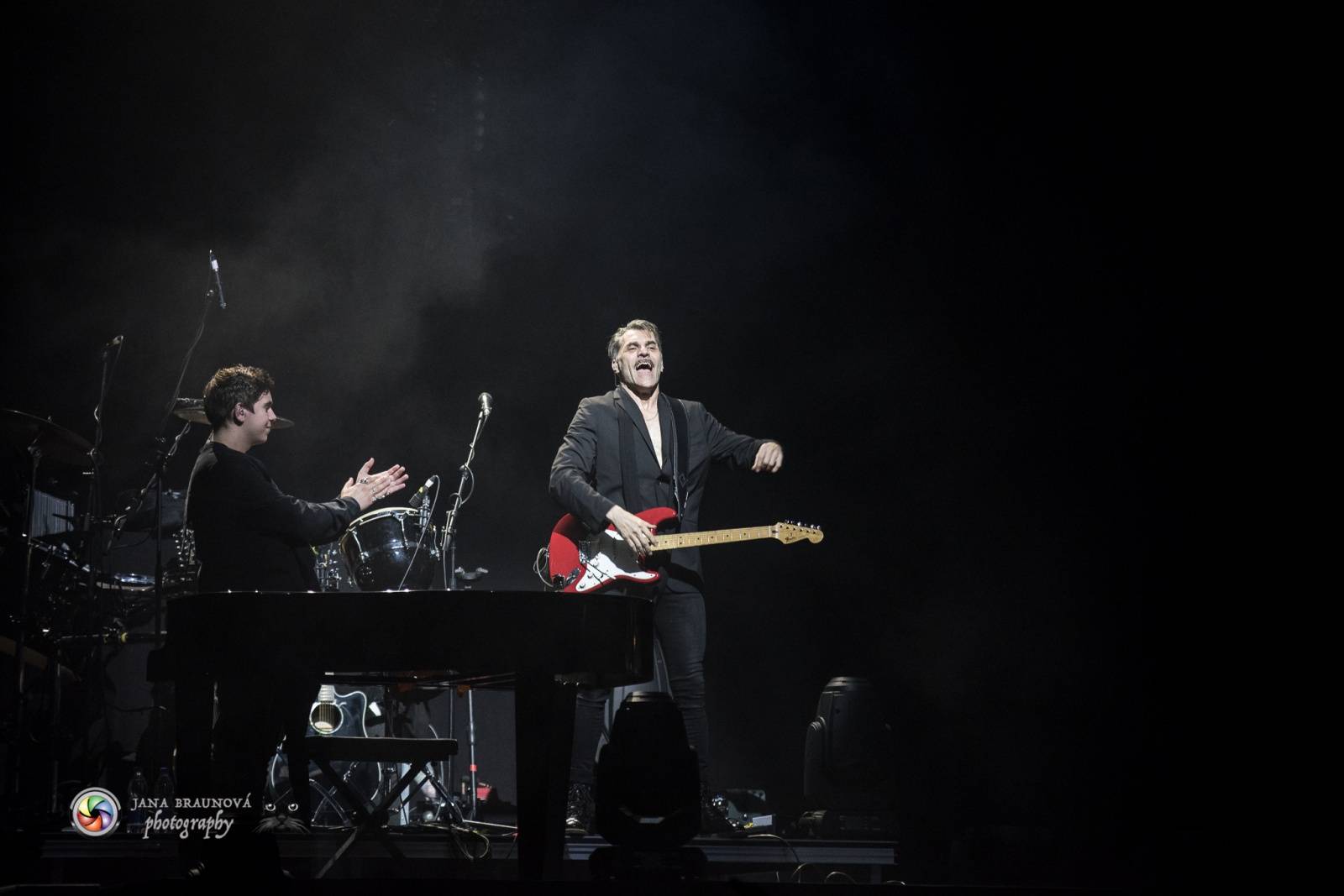 Gregorian ohromili svými chorály a světelnou show Prahu