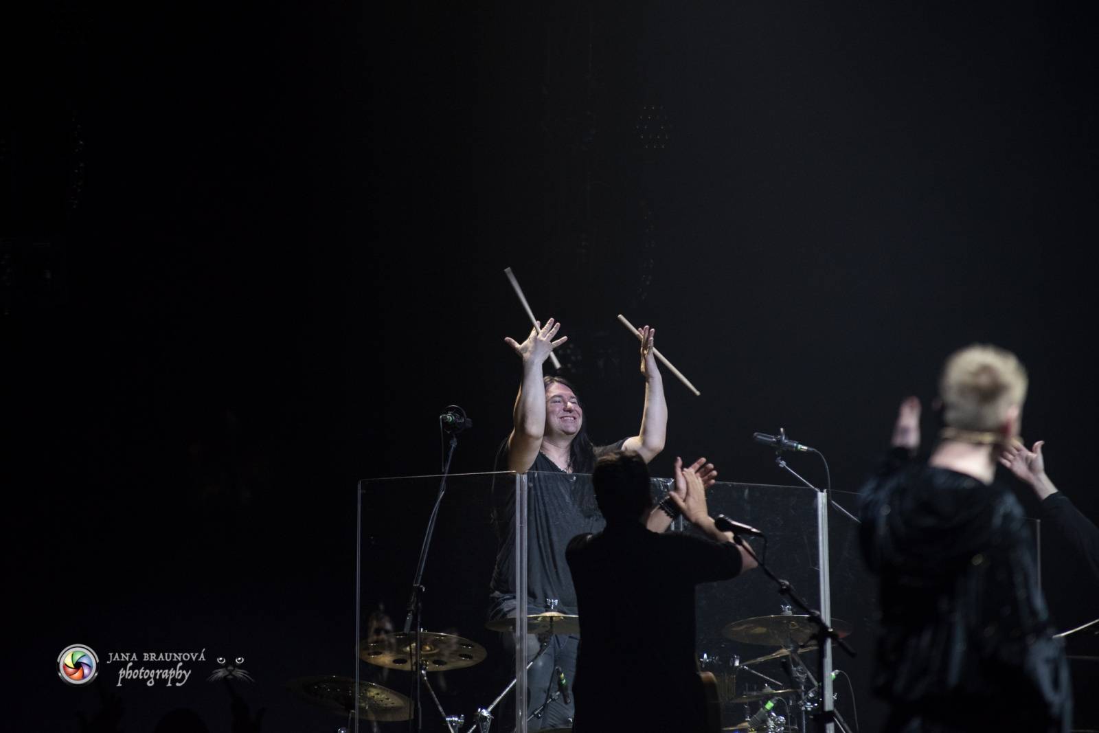 Gregorian ohromili svými chorály a světelnou show Prahu