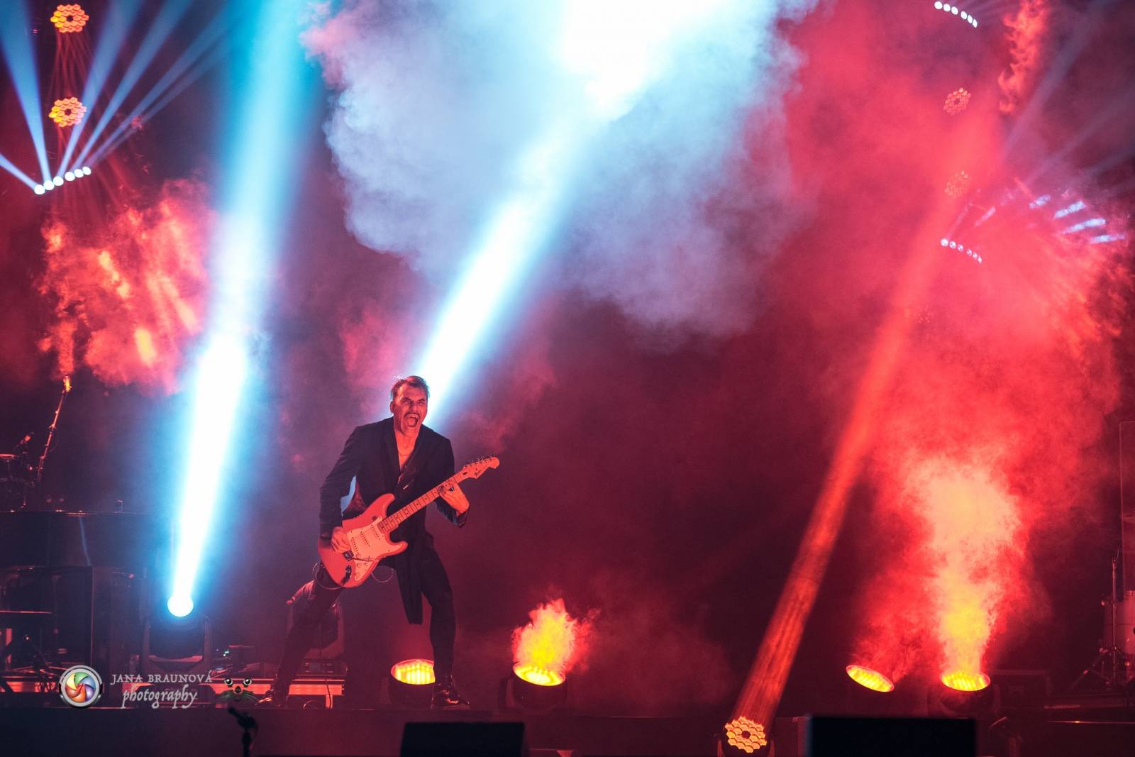 Gregorian ohromili svými chorály a světelnou show Prahu