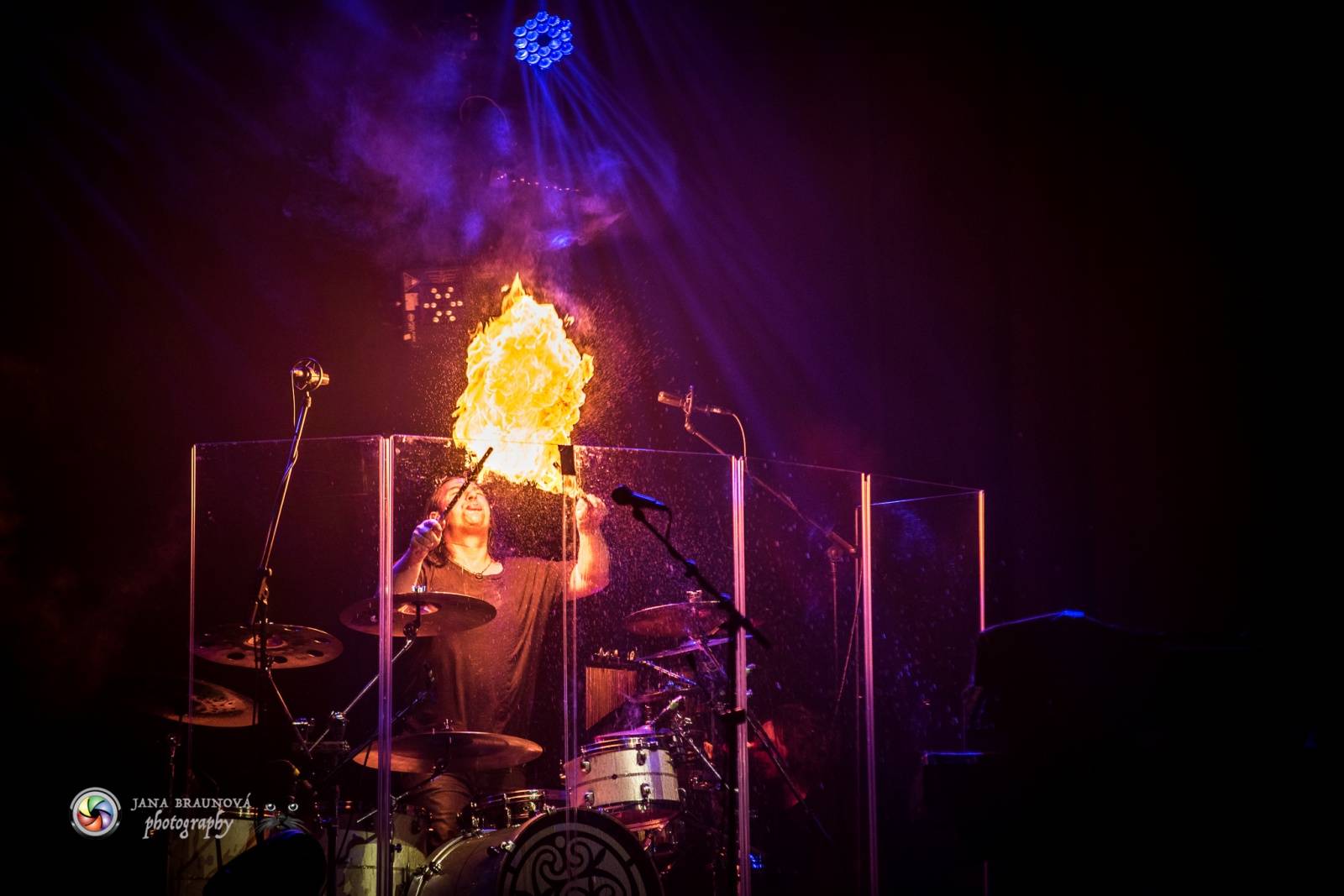 Gregorian ohromili svými chorály a světelnou show Prahu