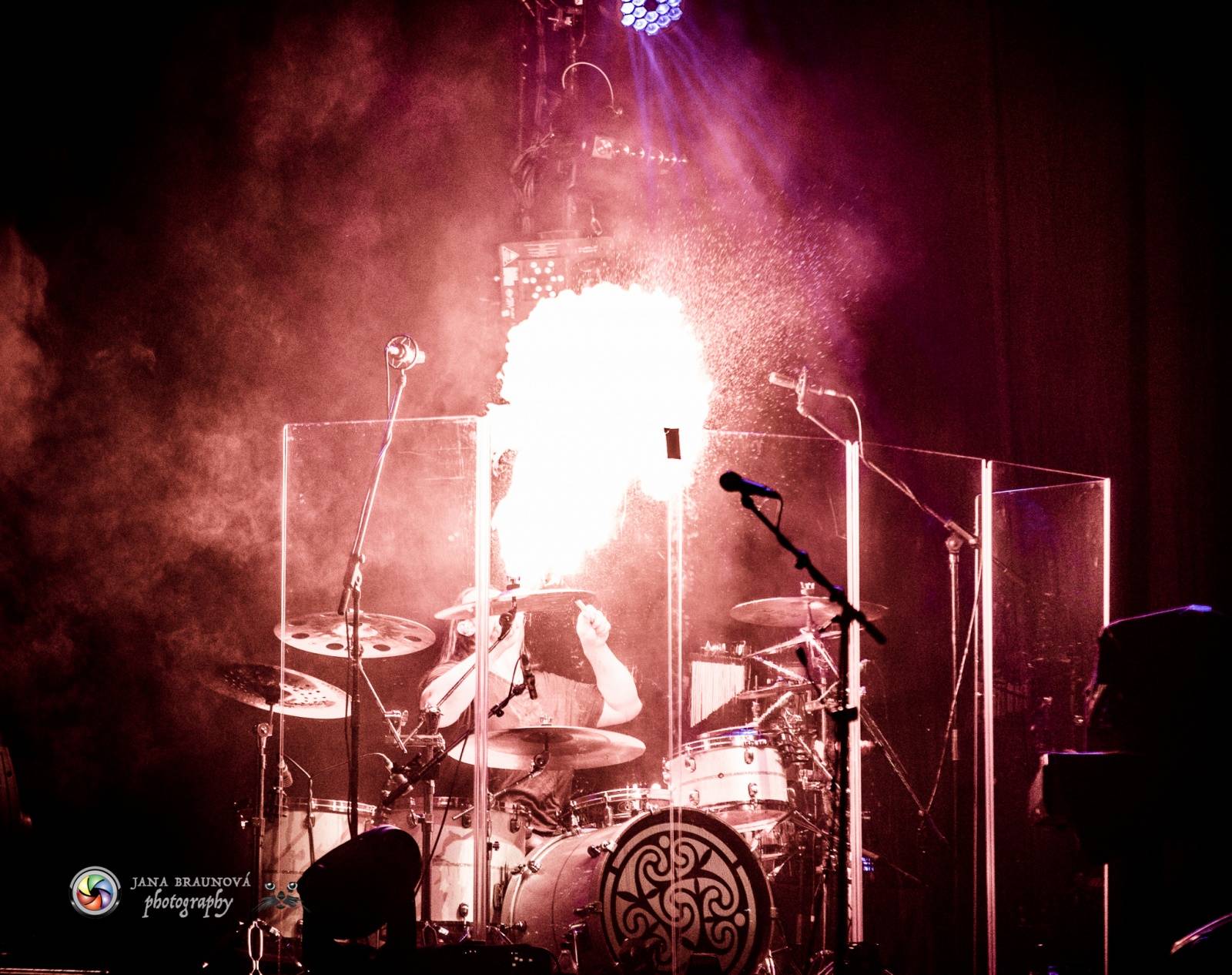 Gregorian ohromili svými chorály a světelnou show Prahu