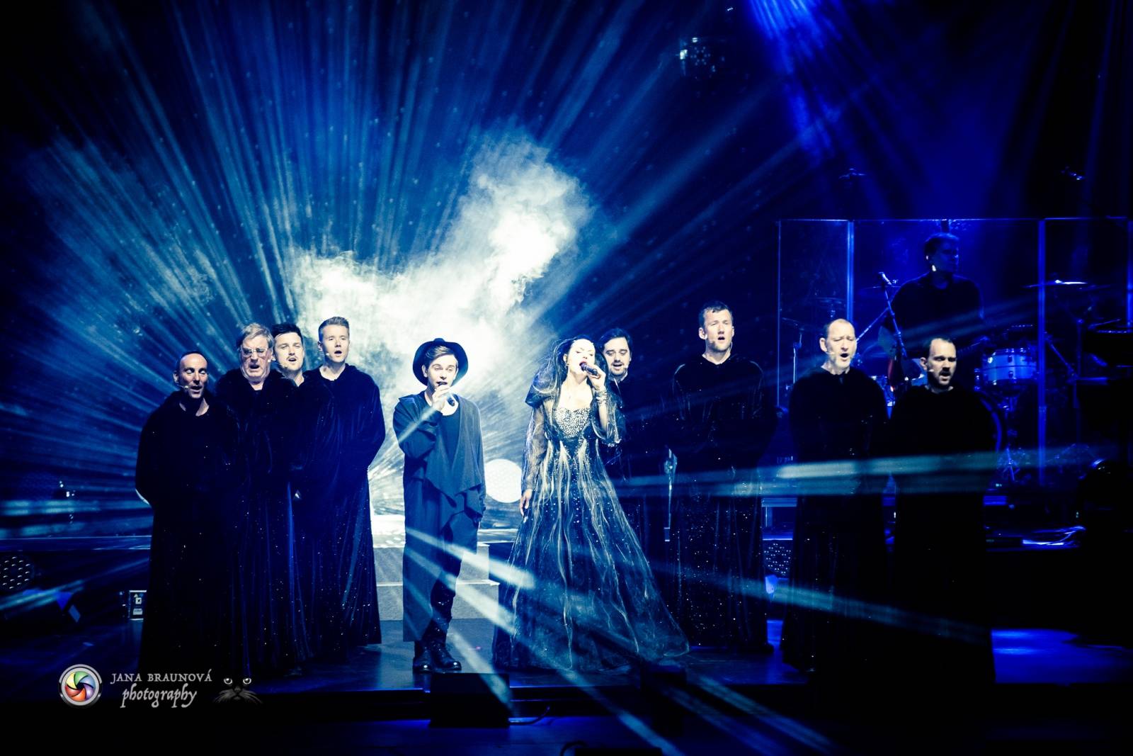 Gregorian ohromili svými chorály a světelnou show Prahu