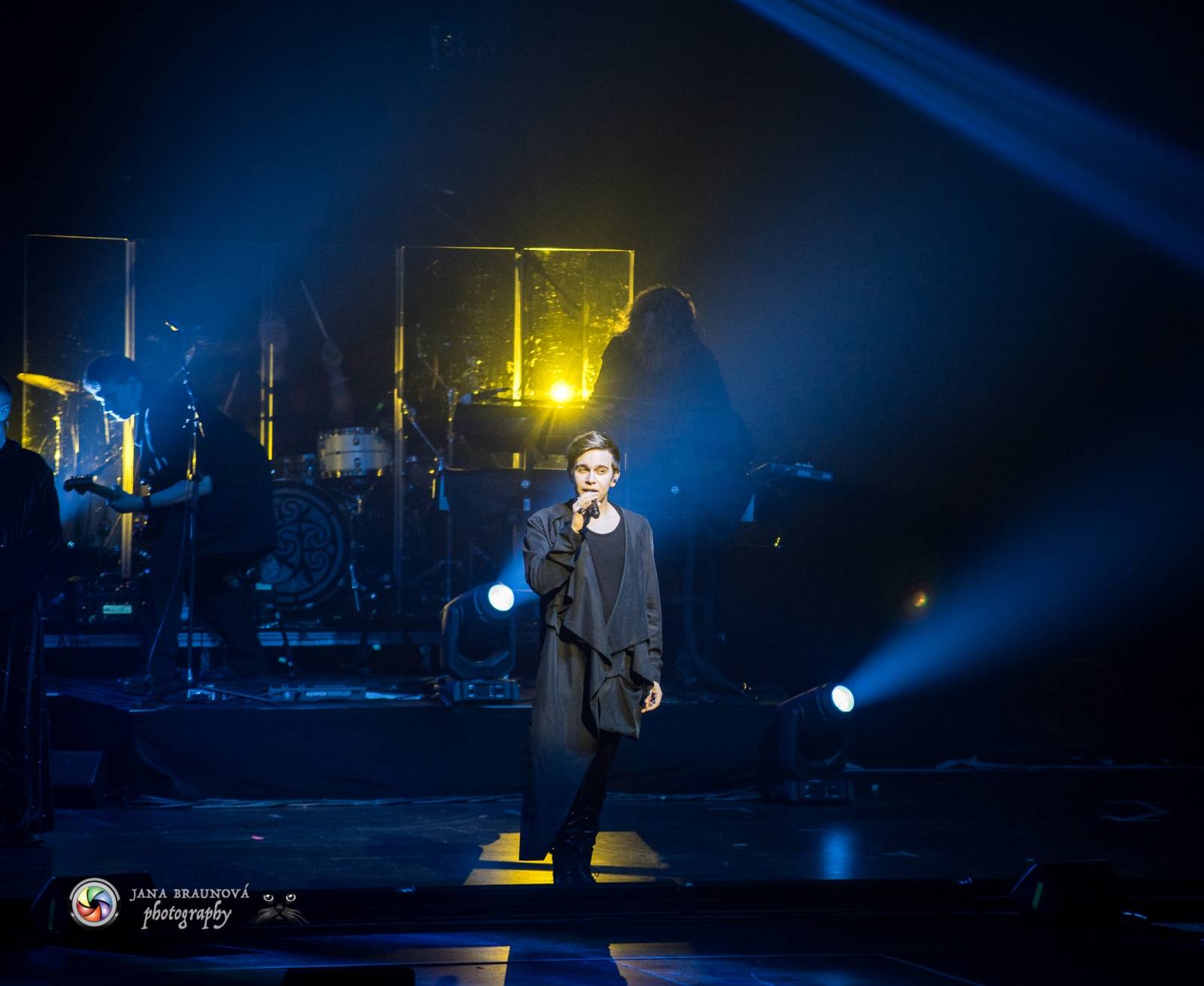 Gregorian ohromili svými chorály a světelnou show Prahu