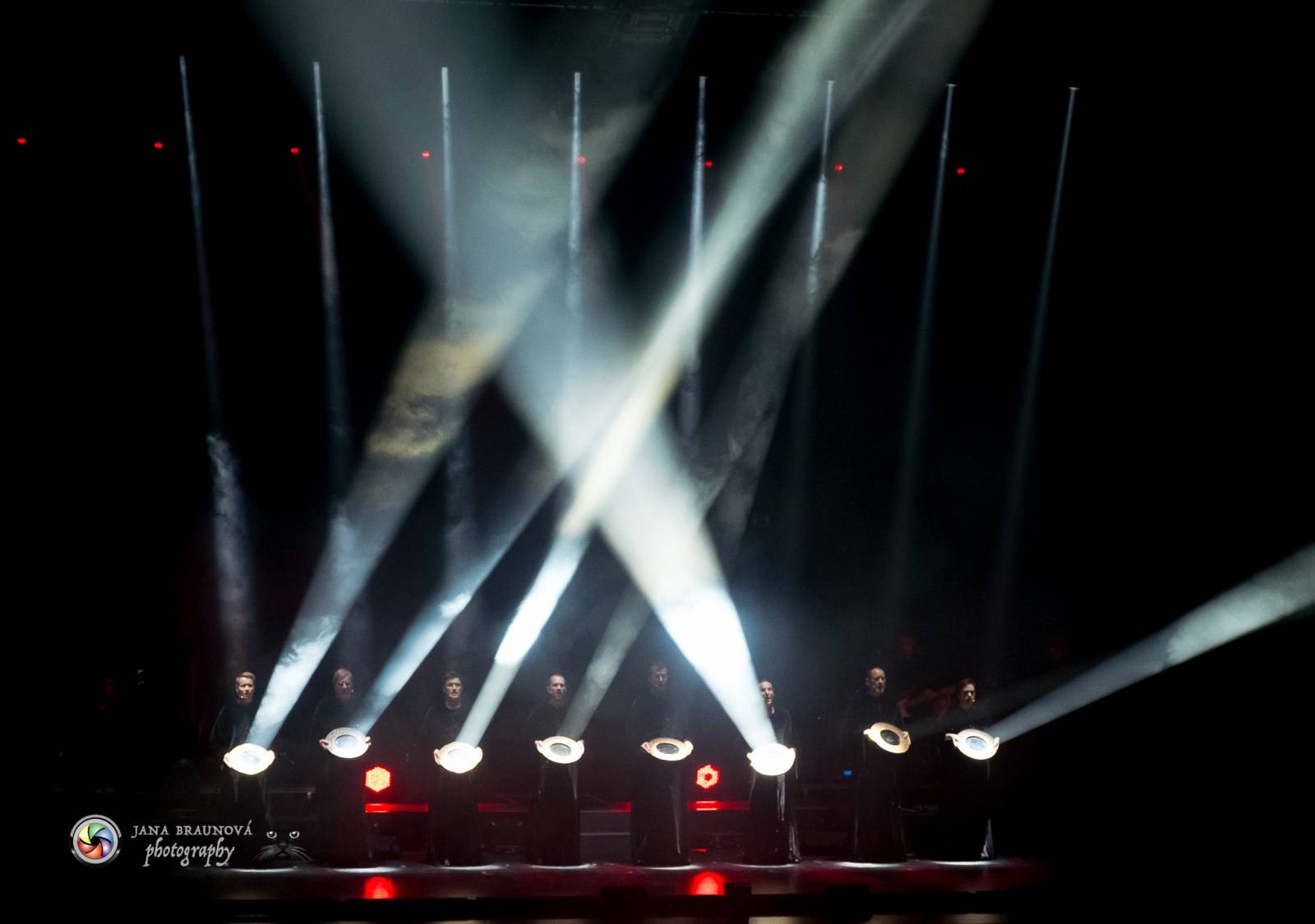 Gregorian ohromili svými chorály a světelnou show Prahu