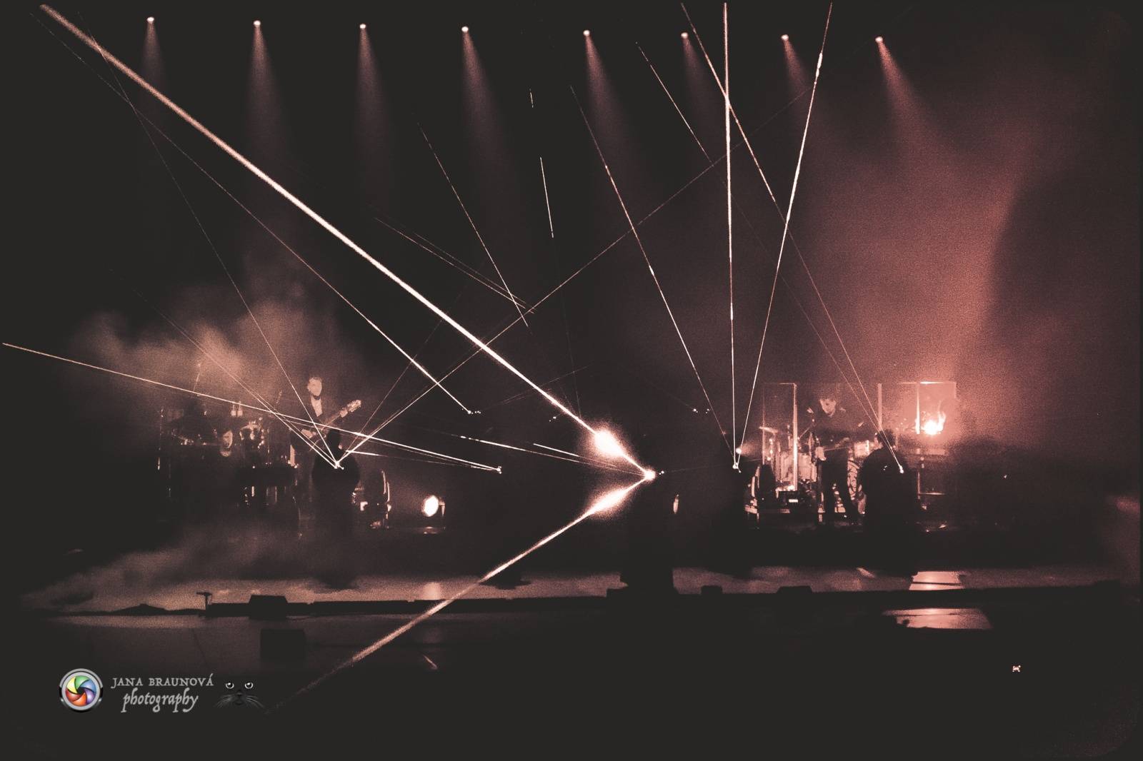 Gregorian ohromili svými chorály a světelnou show Prahu