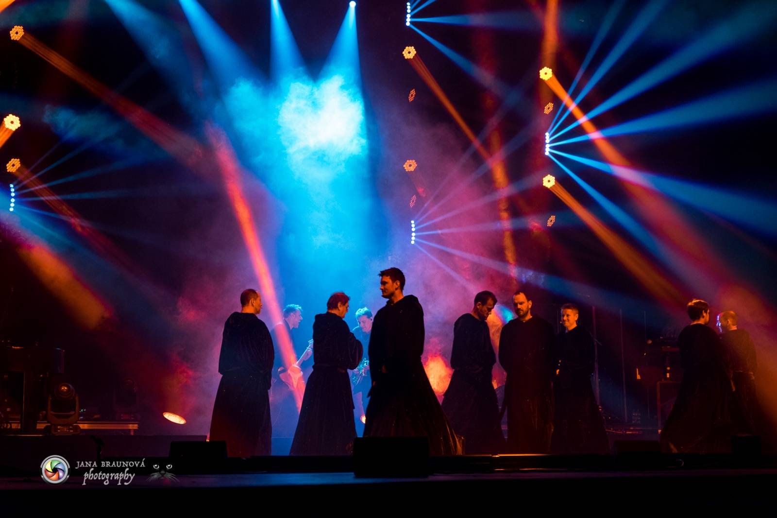 Gregorian ohromili svými chorály a světelnou show Prahu