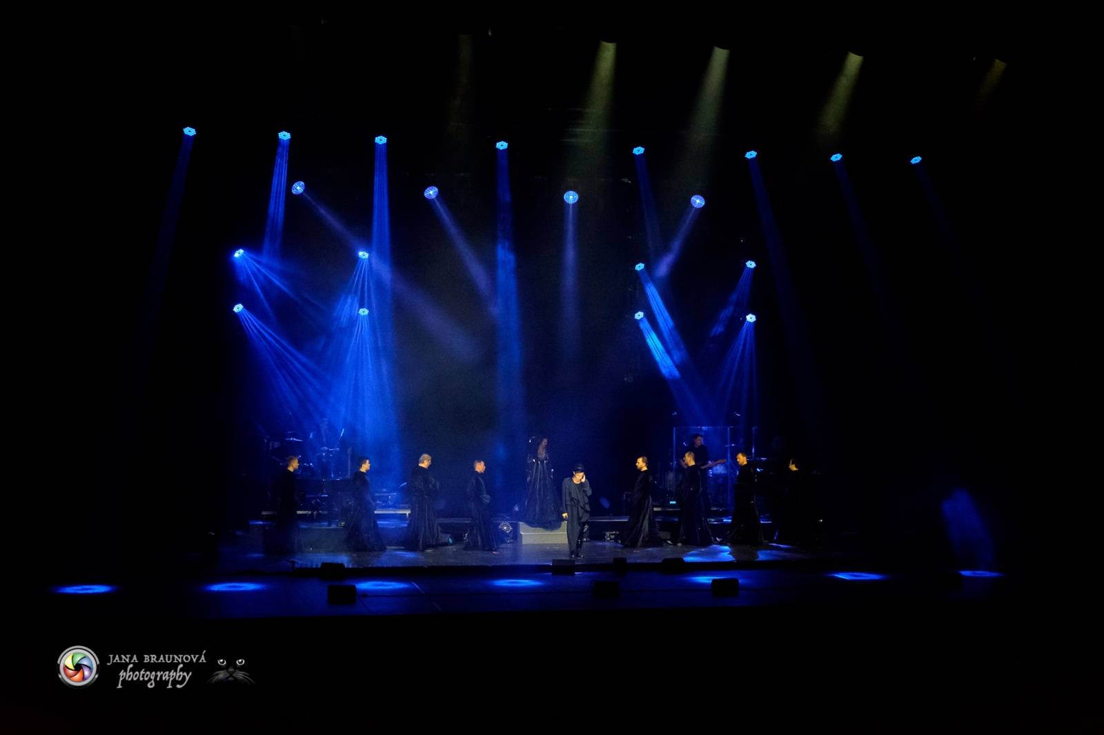 Gregorian ohromili svými chorály a světelnou show Prahu