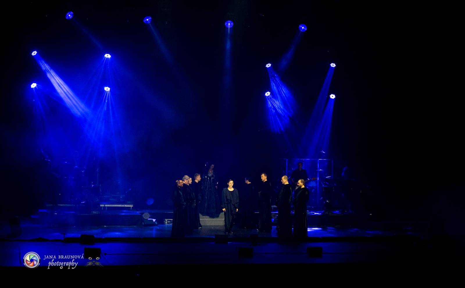 Gregorian ohromili svými chorály a světelnou show Prahu